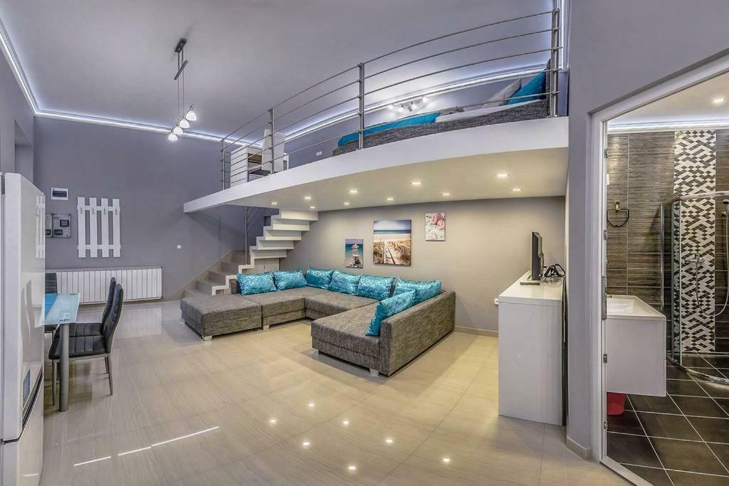 Oktogon Downtown Studio, Budapest